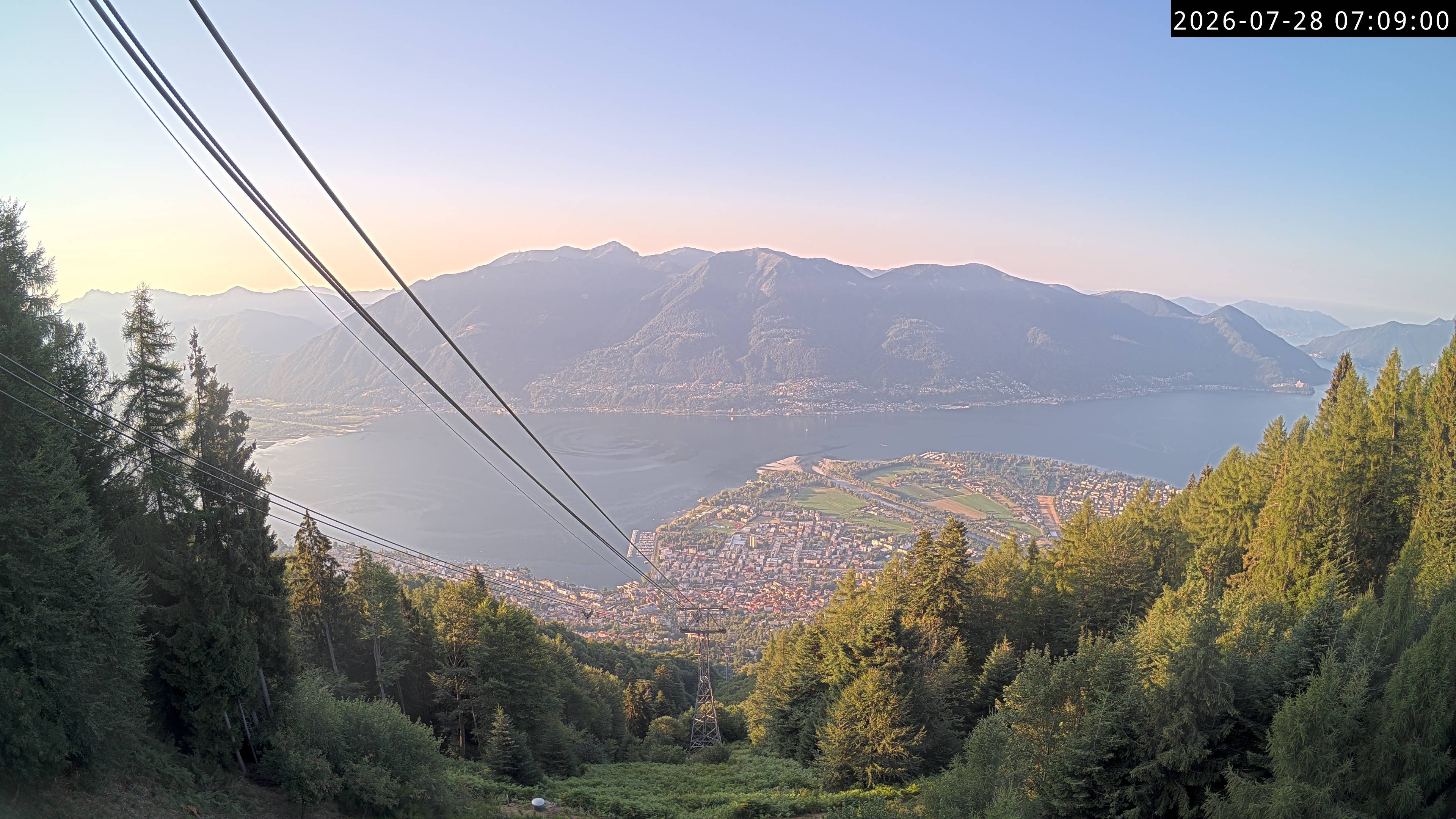 Archived image Webcam Cardada: View Aerialtram