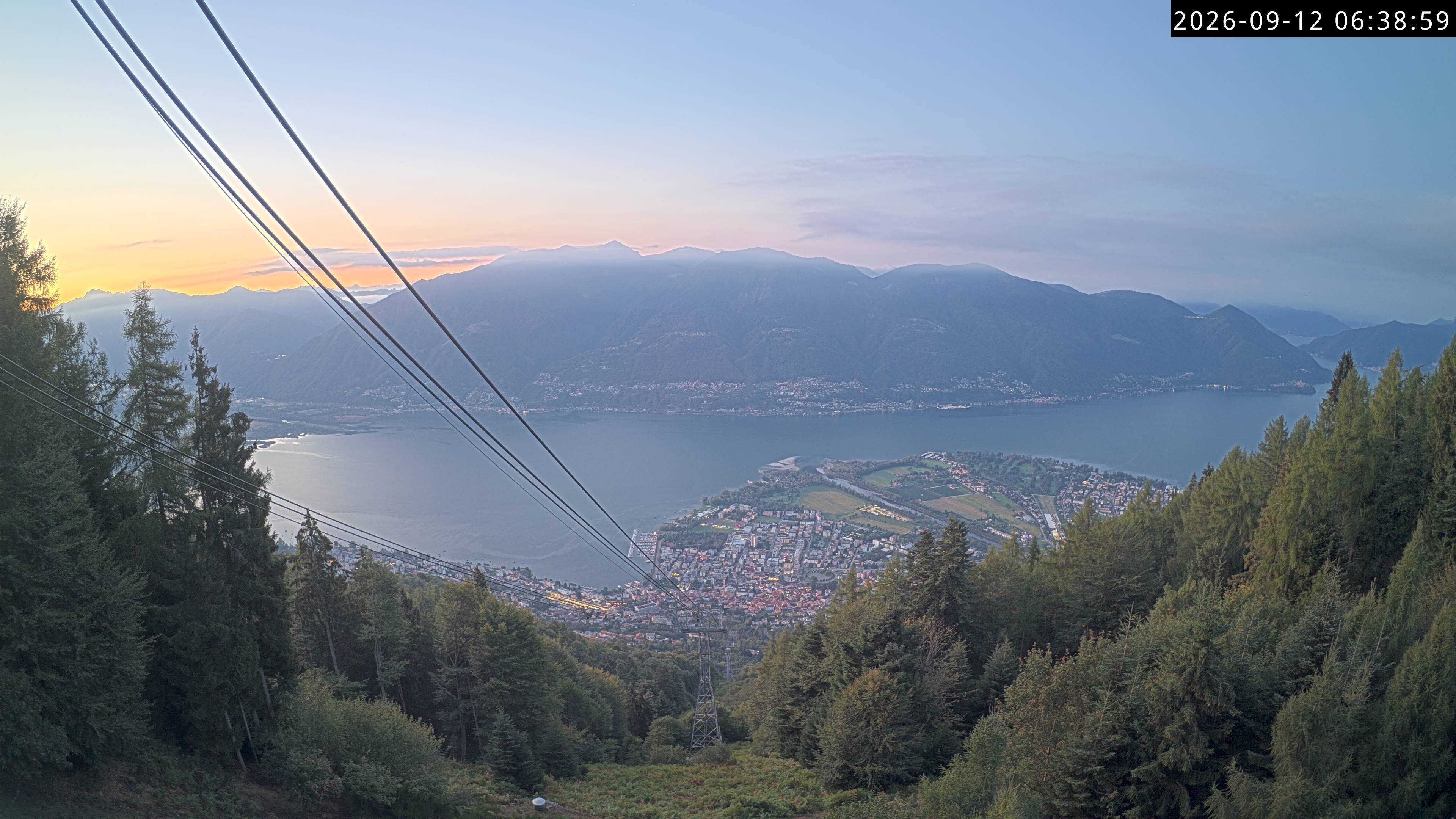 Archived image Webcam Cardada: View Aerialtram