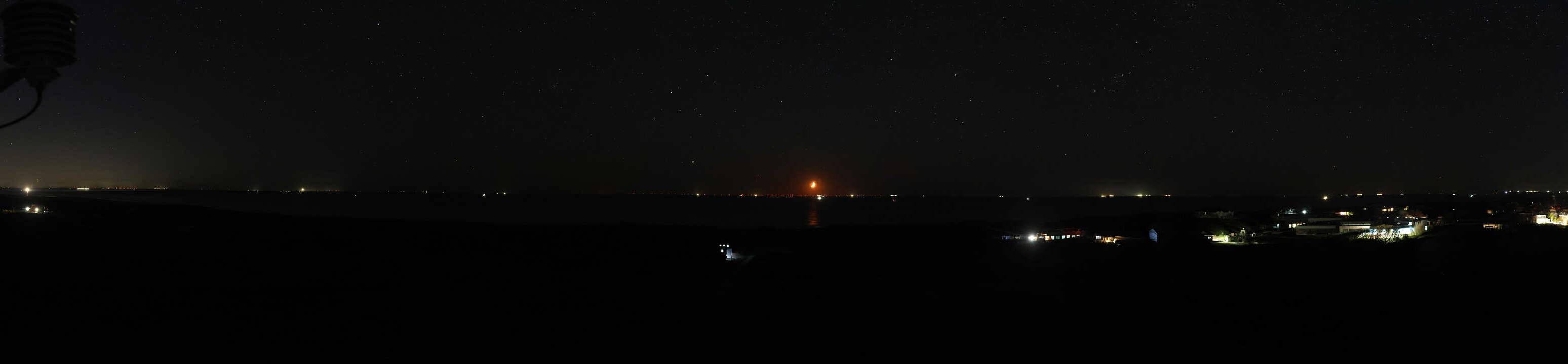 Archived image Webcam Panorama view to the beach of Langeoog