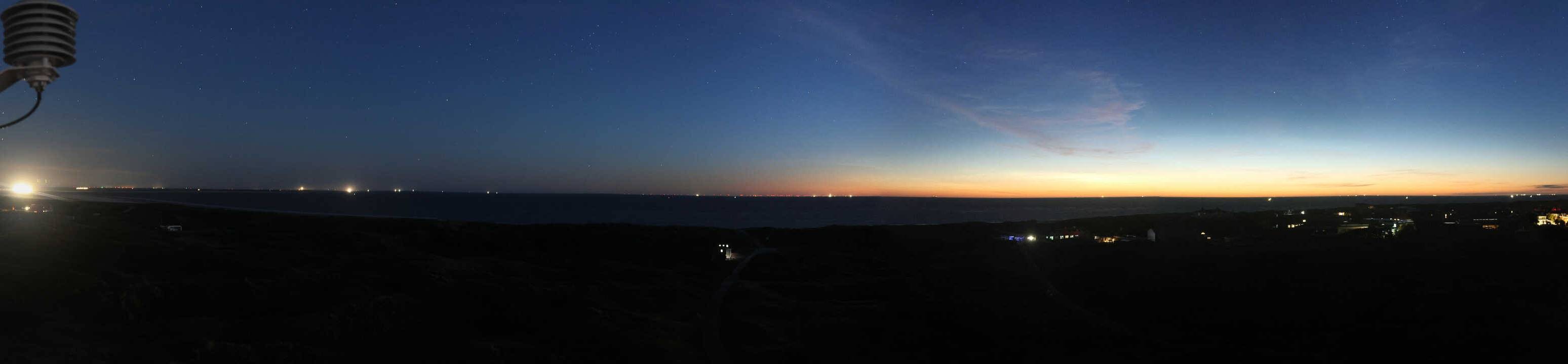 Archived image Webcam Panorama view to the beach of Langeoog