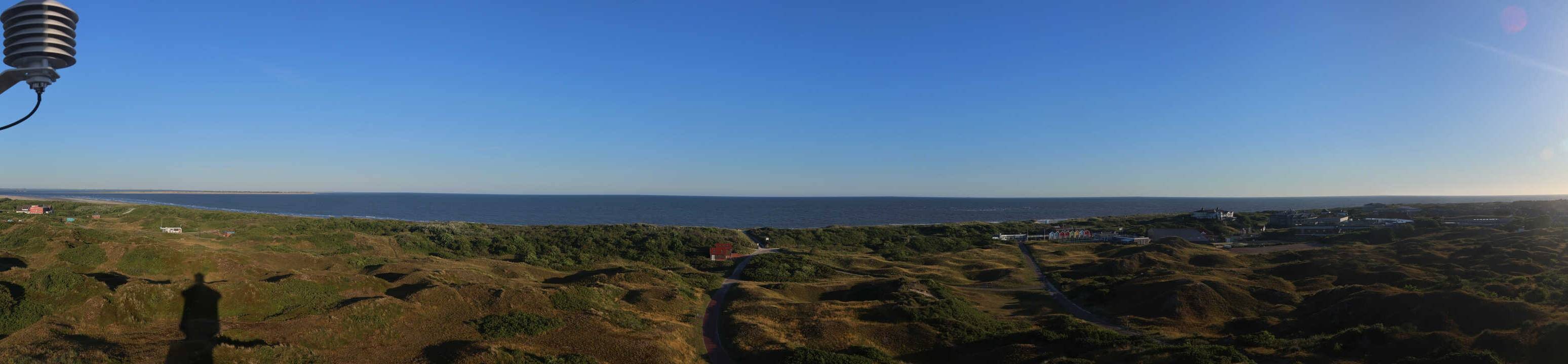 Archived image Webcam Panorama view to the beach of Langeoog