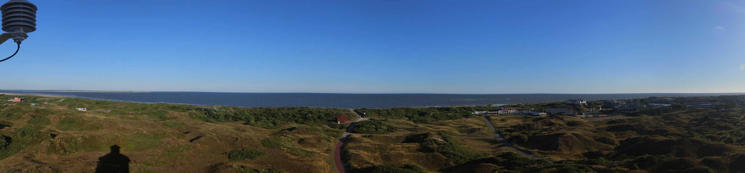 Archived image Webcam Panorama view to the beach of Langeoog