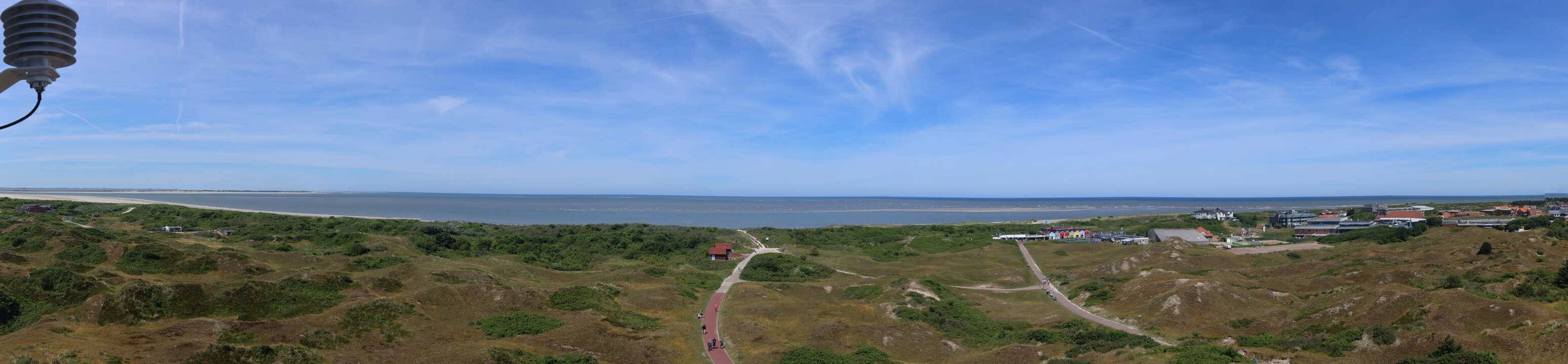 Archived image Webcam Panorama view to the beach of Langeoog