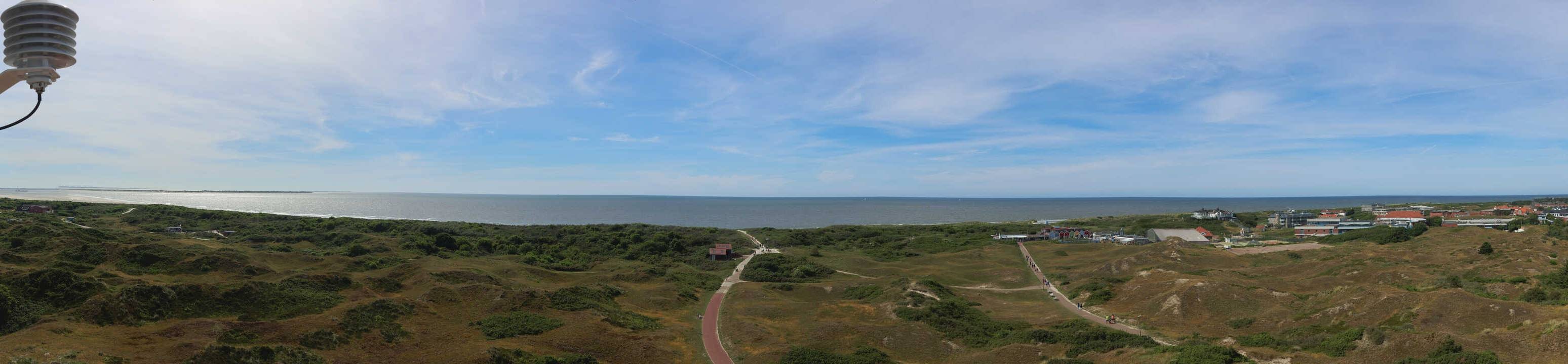 Archived image Webcam Panorama view to the beach of Langeoog