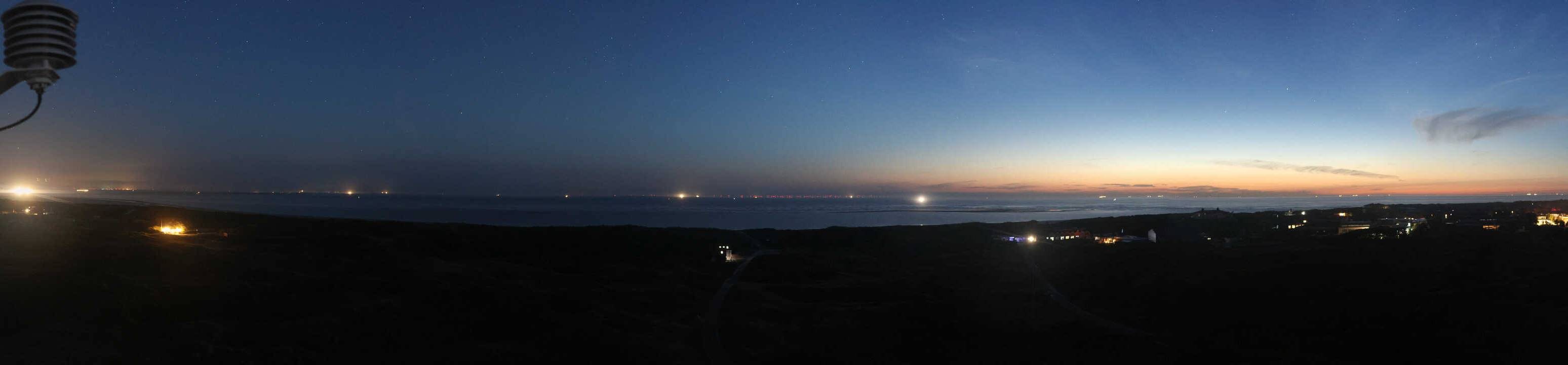 Archived image Webcam Panorama view to the beach of Langeoog