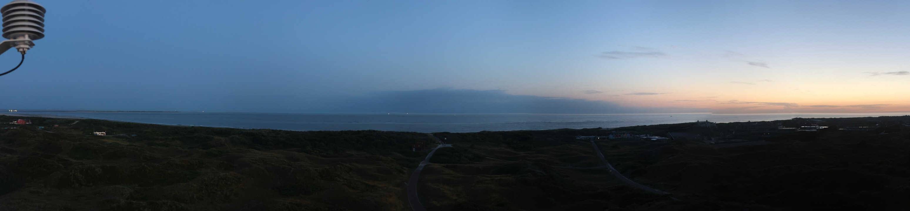 Archived image Webcam Panorama view to the beach of Langeoog