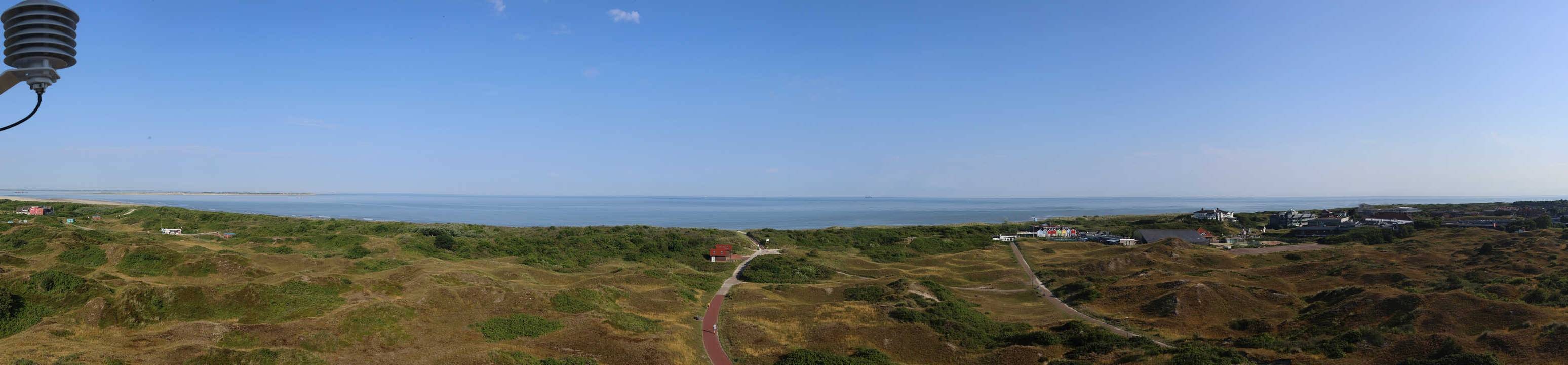 Archived image Webcam Panorama view to the beach of Langeoog