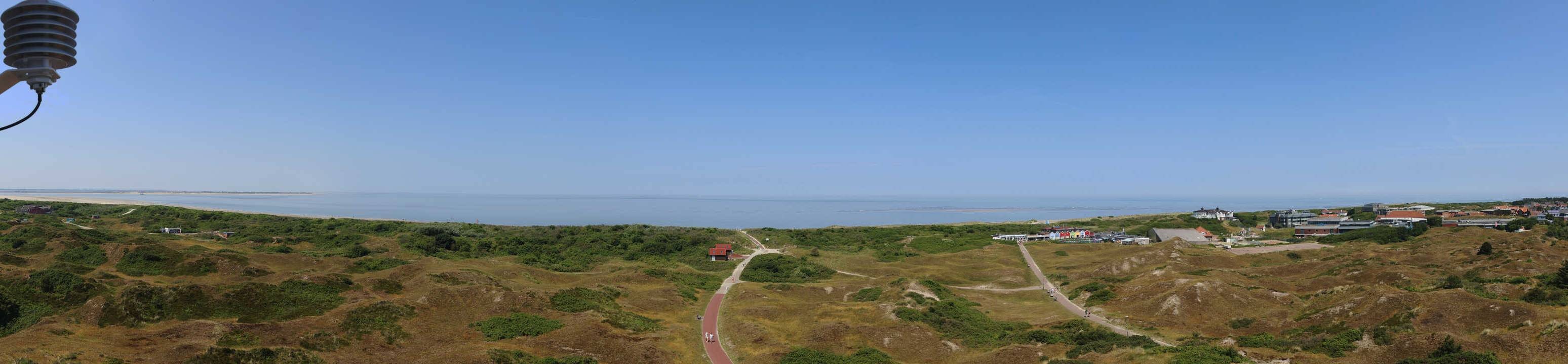 Archived image Webcam Panorama view to the beach of Langeoog