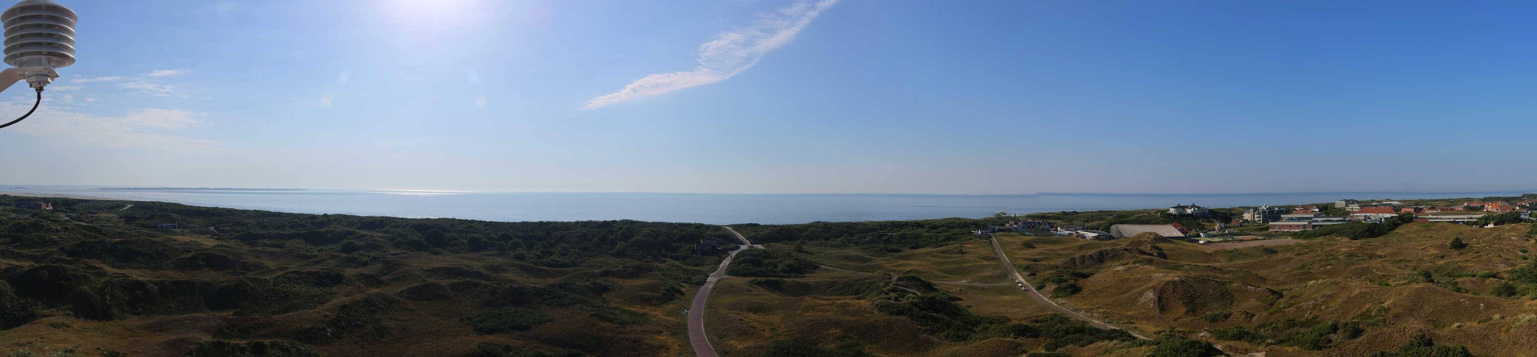 Archived image Webcam Panorama view to the beach of Langeoog