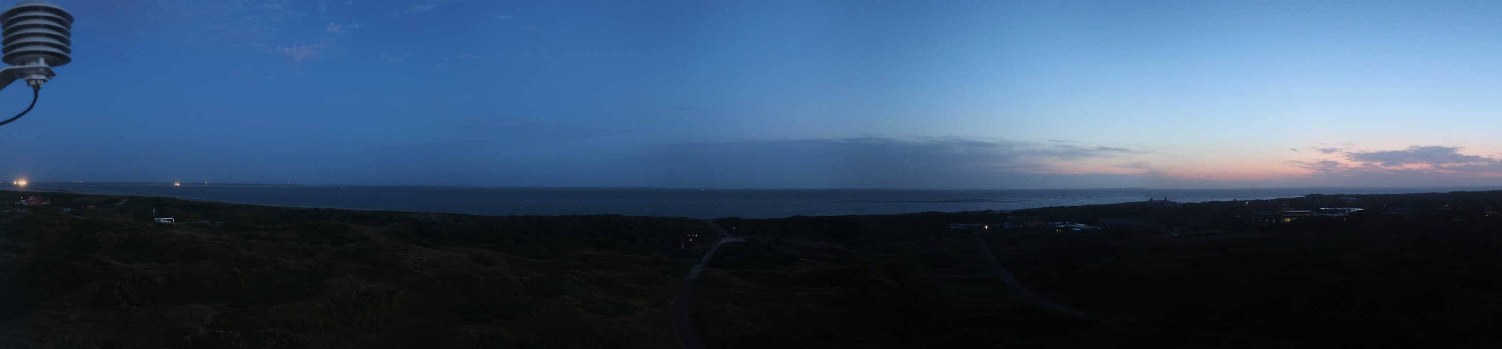 Archived image Webcam Panorama view to the beach of Langeoog