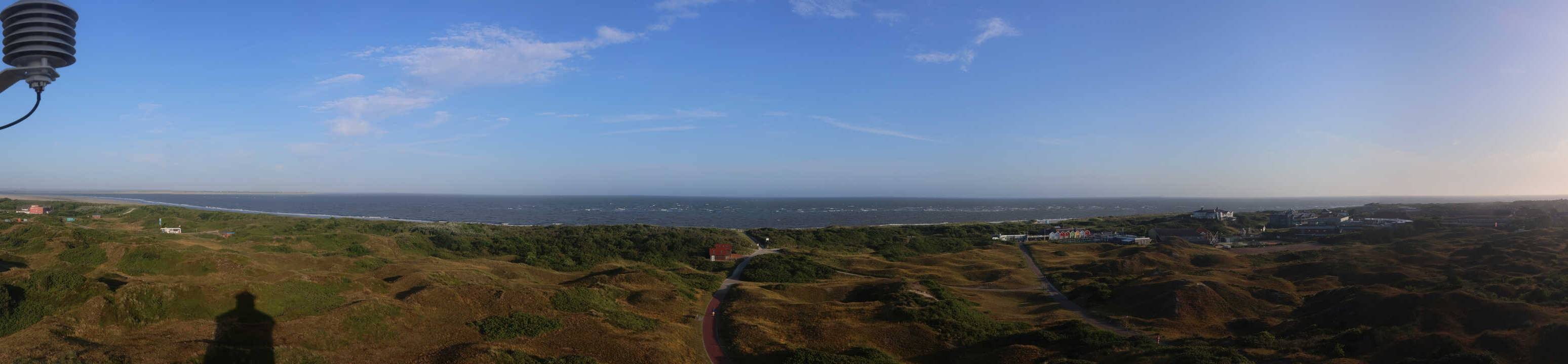 Archived image Webcam Panorama view to the beach of Langeoog