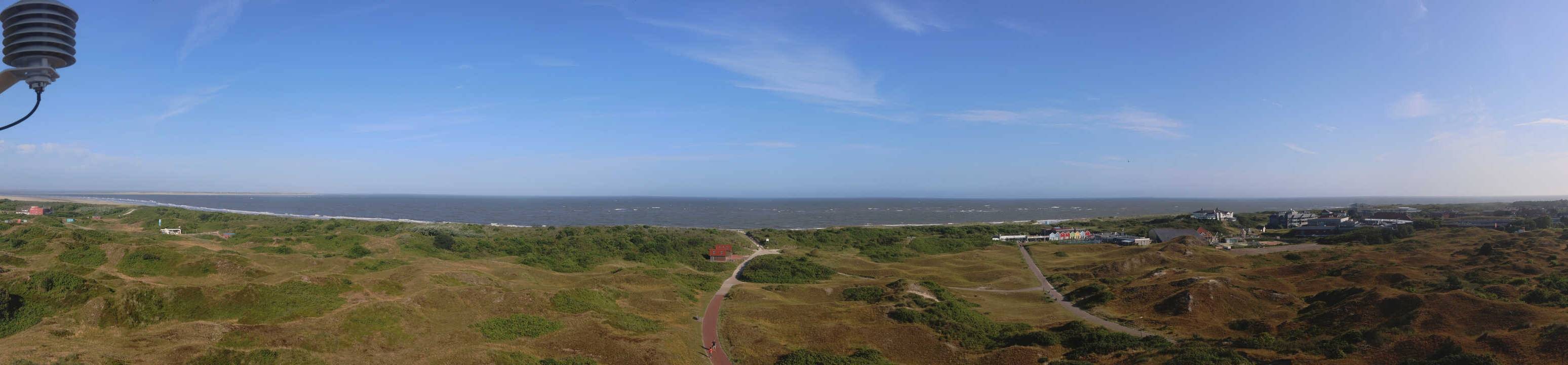 Archived image Webcam Panorama view to the beach of Langeoog