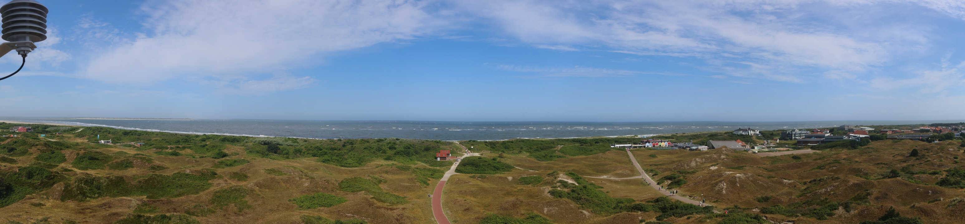 Archived image Webcam Panorama view to the beach of Langeoog