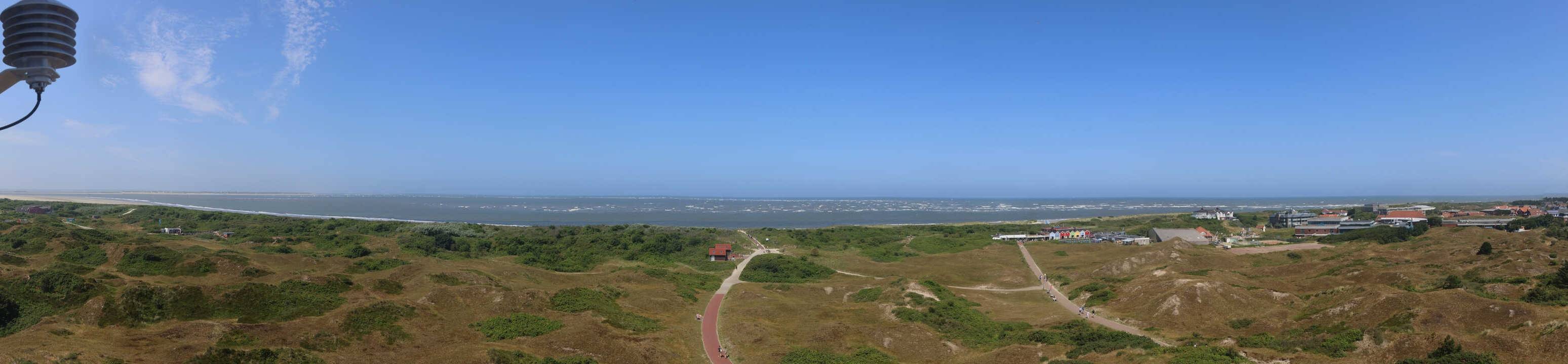 Archived image Webcam Panorama view to the beach of Langeoog