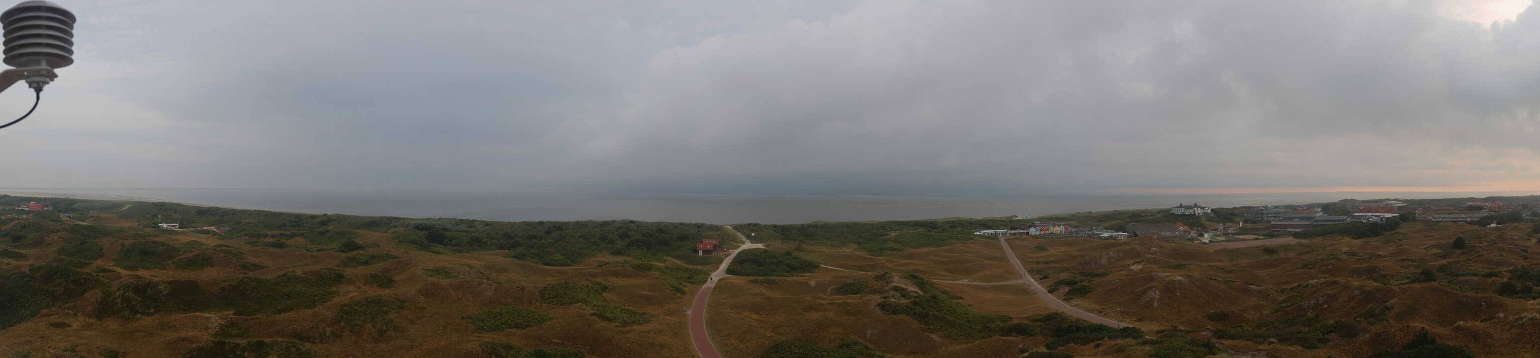 Archived image Webcam Panorama view to the beach of Langeoog