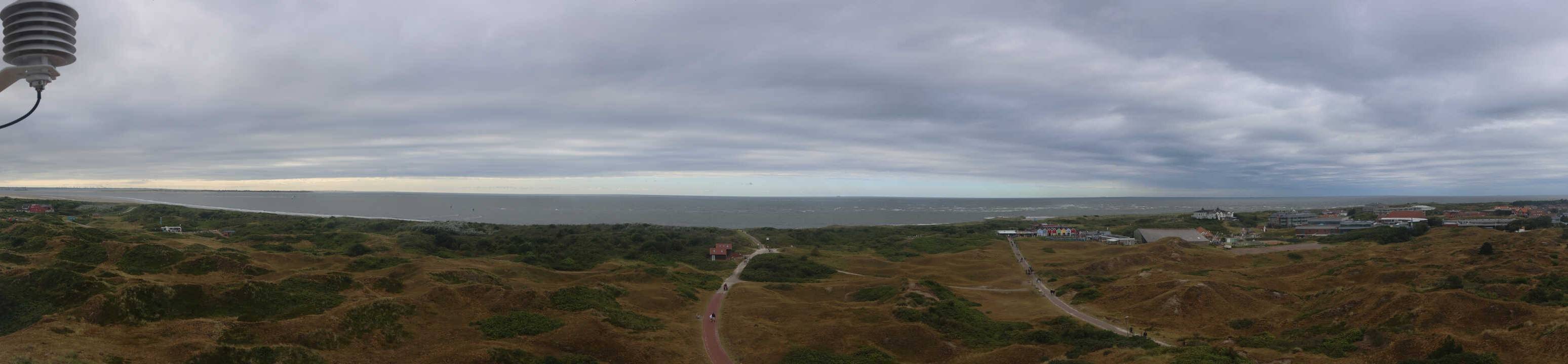 Archived image Webcam Panorama view to the beach of Langeoog