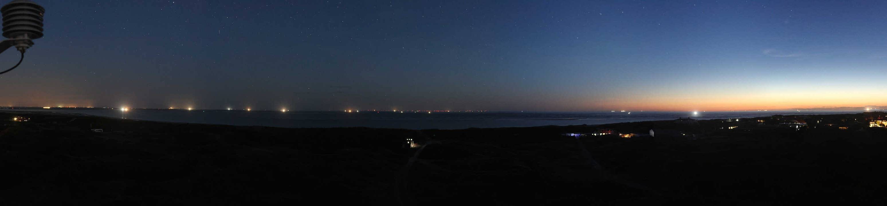 Archived image Webcam Panorama view to the beach of Langeoog