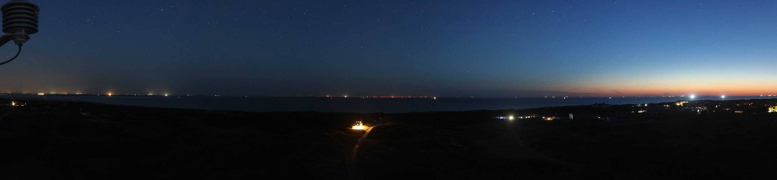 Archived image Webcam Panorama view to the beach of Langeoog