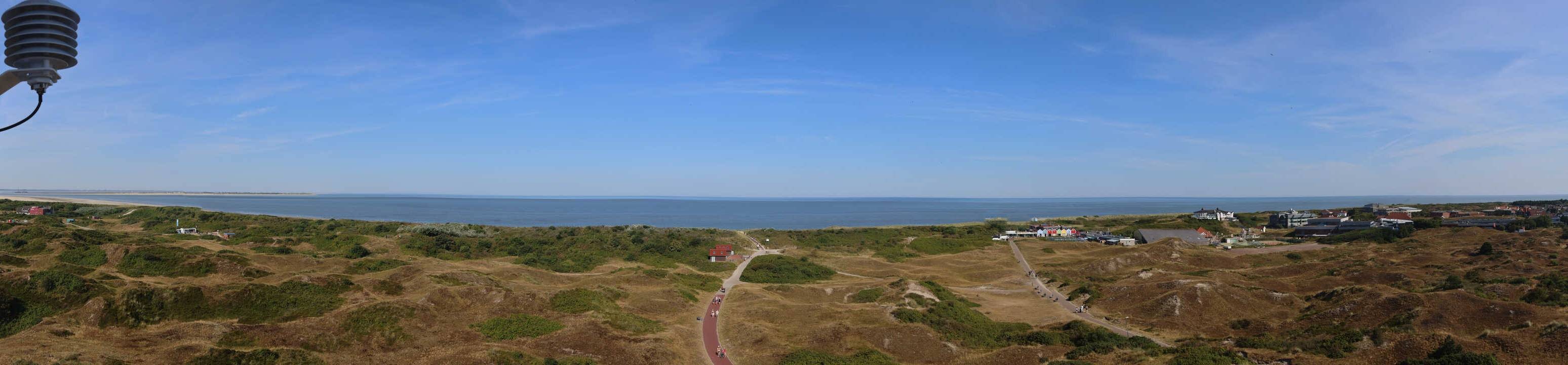 Archived image Webcam Panorama view to the beach of Langeoog