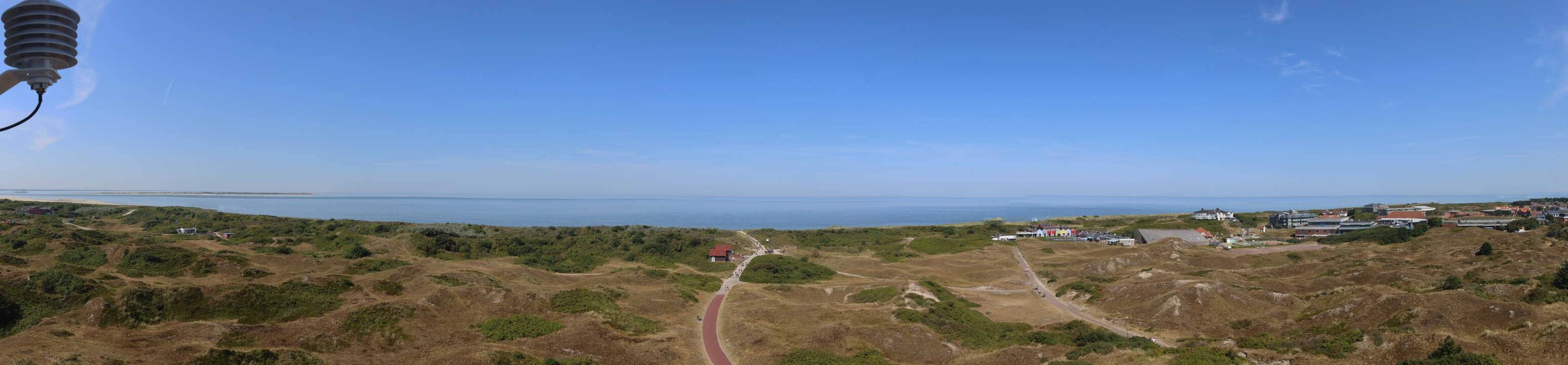 Archived image Webcam Panorama view to the beach of Langeoog