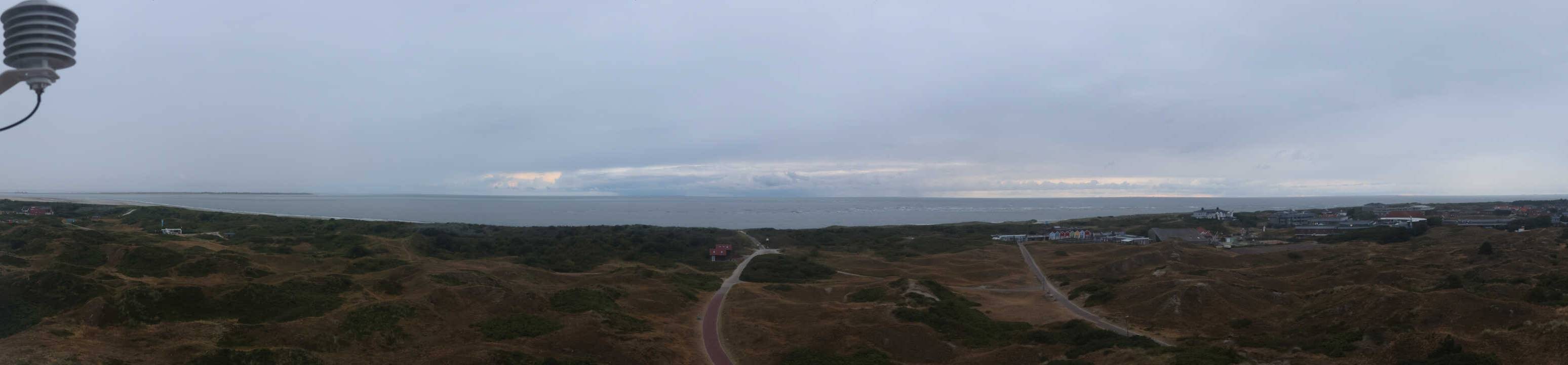 Archived image Webcam Panorama view to the beach of Langeoog