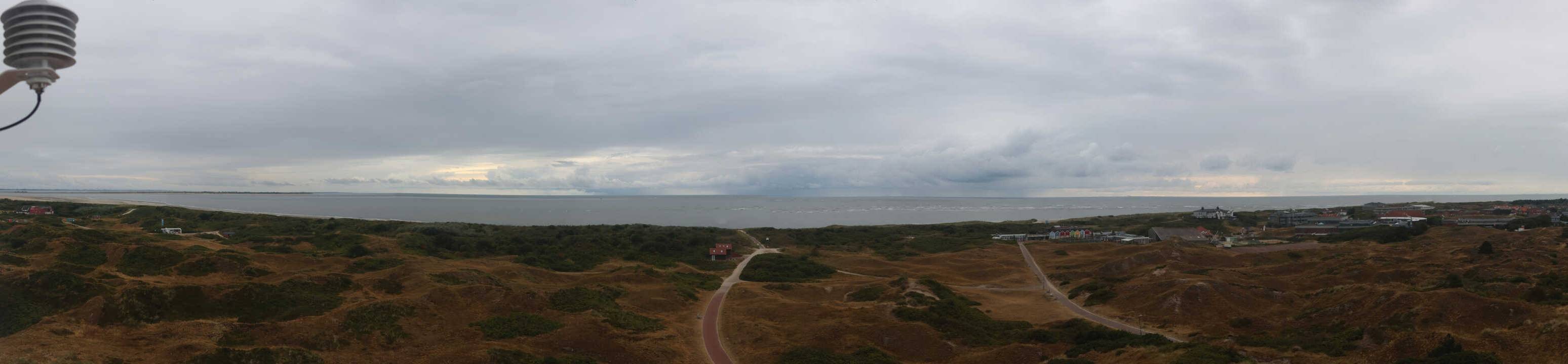 Archived image Webcam Panorama view to the beach of Langeoog
