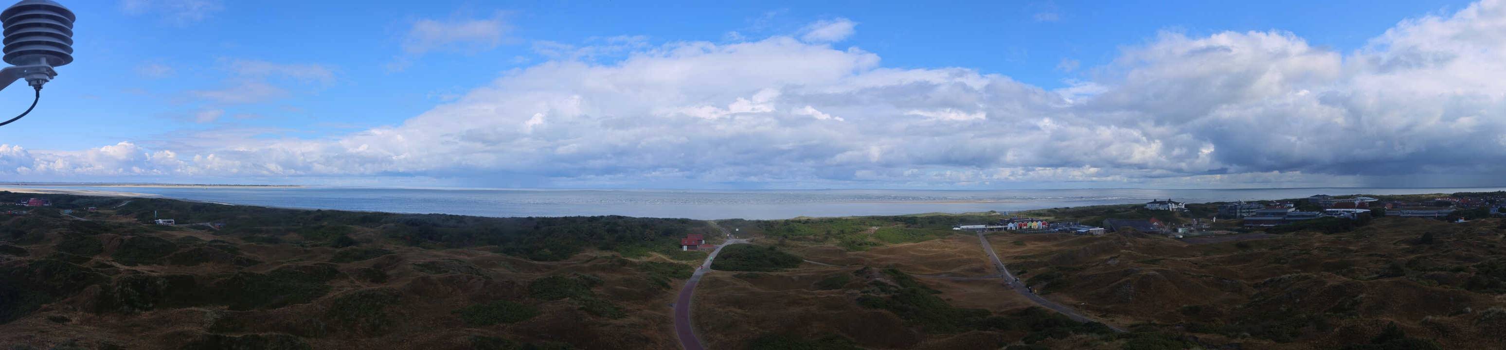 Archived image Webcam Panorama view to the beach of Langeoog