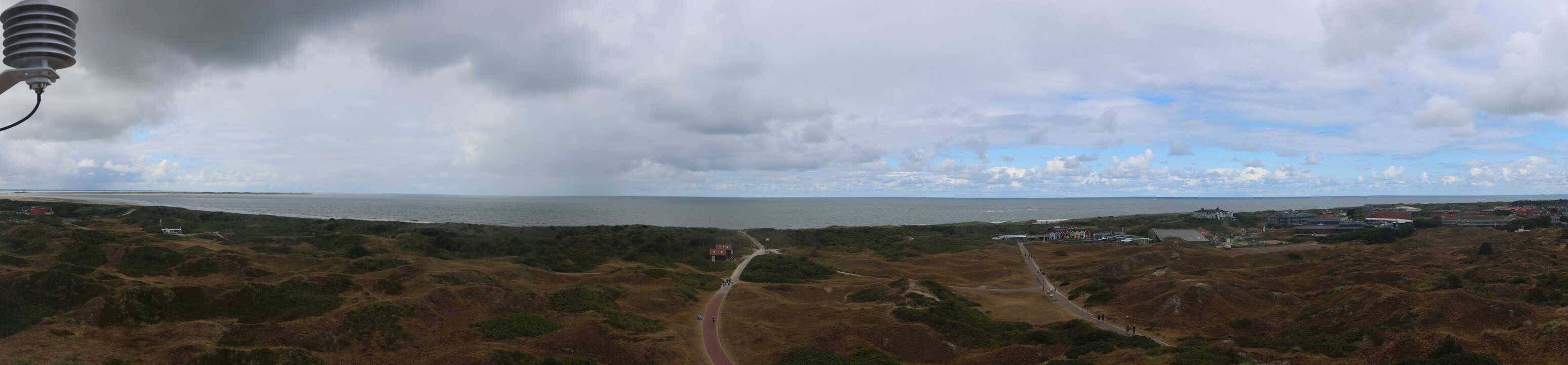Archived image Webcam Panorama view to the beach of Langeoog