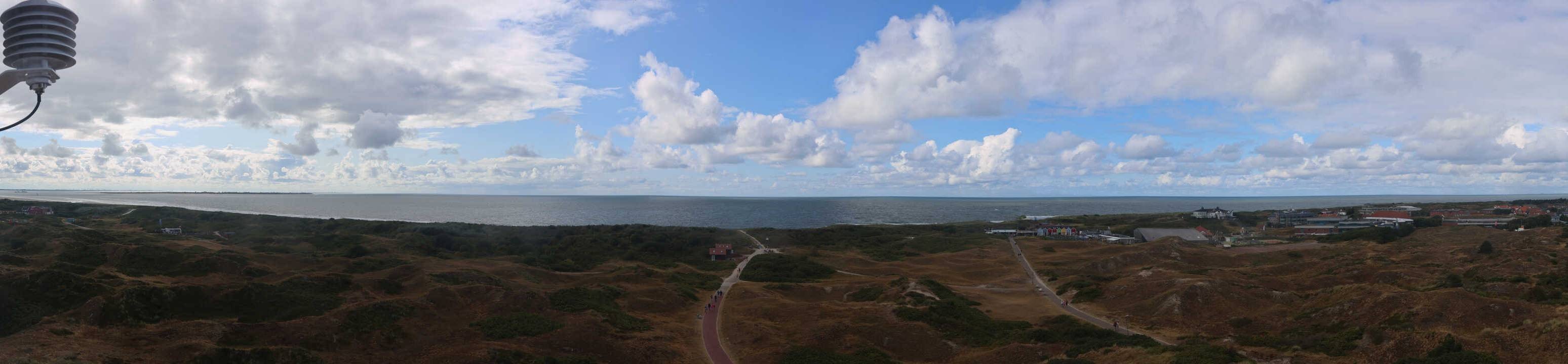 Archived image Webcam Panorama view to the beach of Langeoog