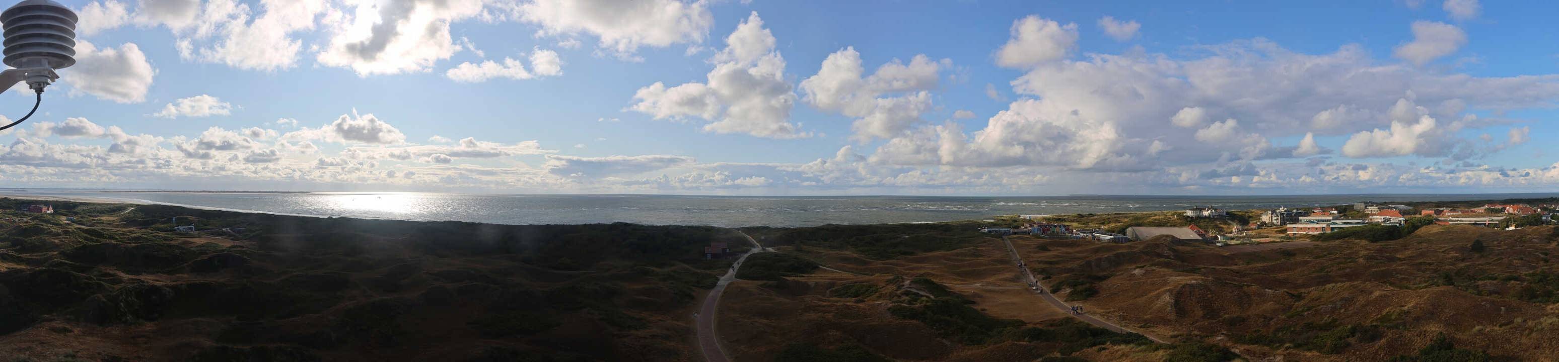 Archived image Webcam Panorama view to the beach of Langeoog