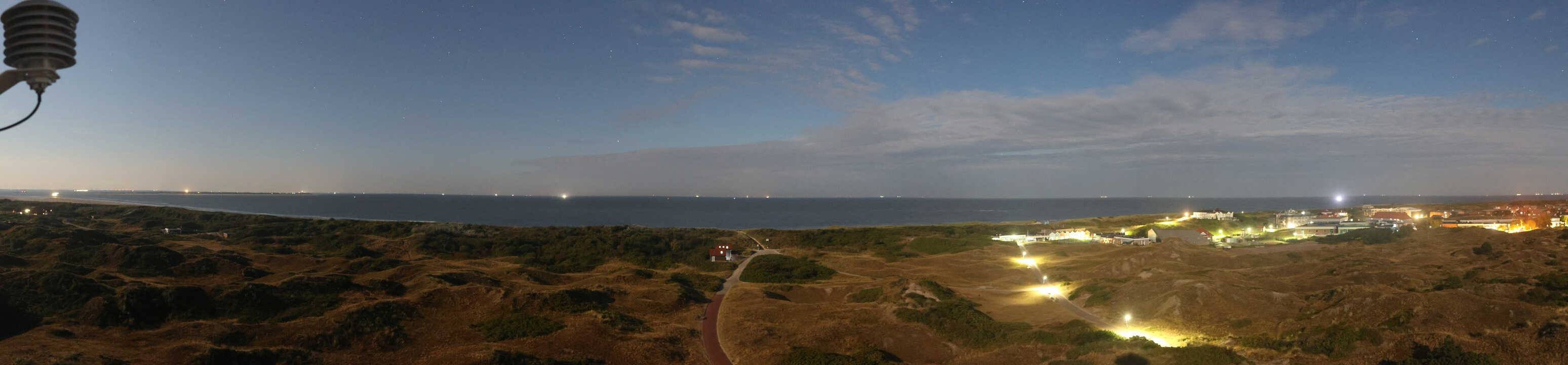 Archived image Webcam Panorama view to the beach of Langeoog