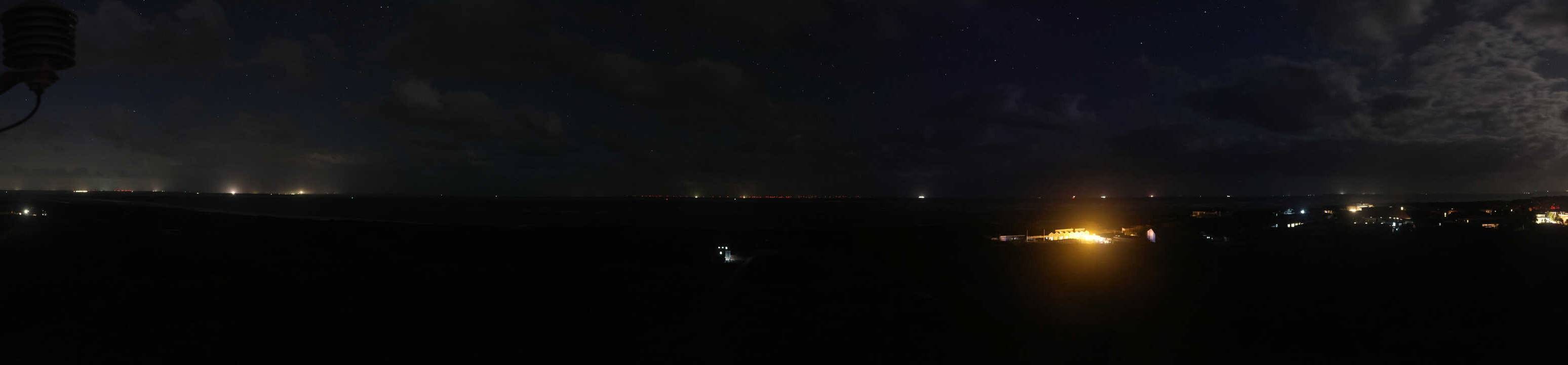 Archived image Webcam Panorama view to the beach of Langeoog