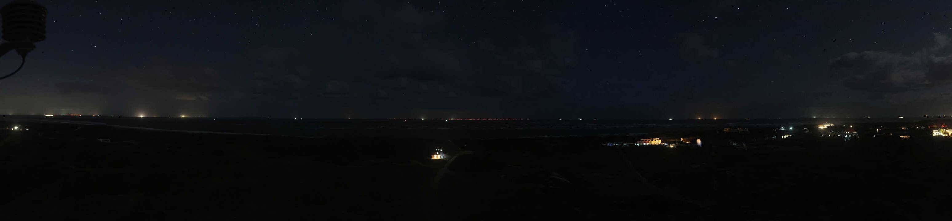 Archived image Webcam Panorama view to the beach of Langeoog