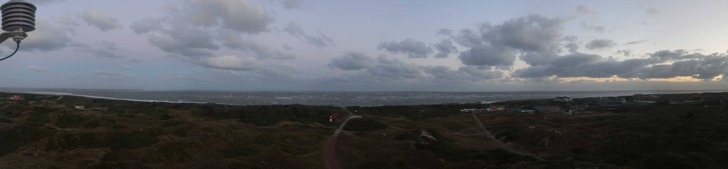 Archived image Webcam Panorama view to the beach of Langeoog