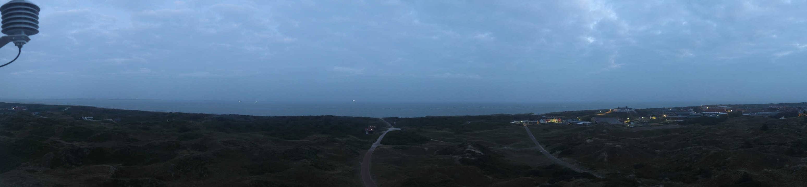 Archived image Webcam Panorama view to the beach of Langeoog