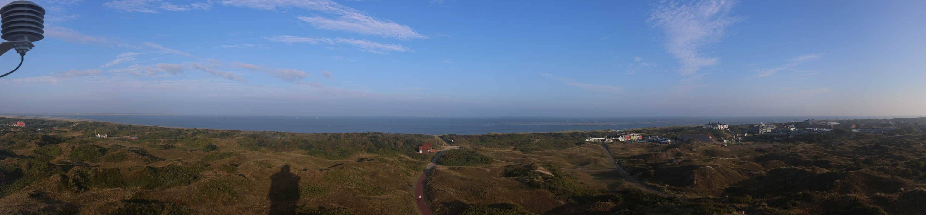 Archived image Webcam Panorama view to the beach of Langeoog