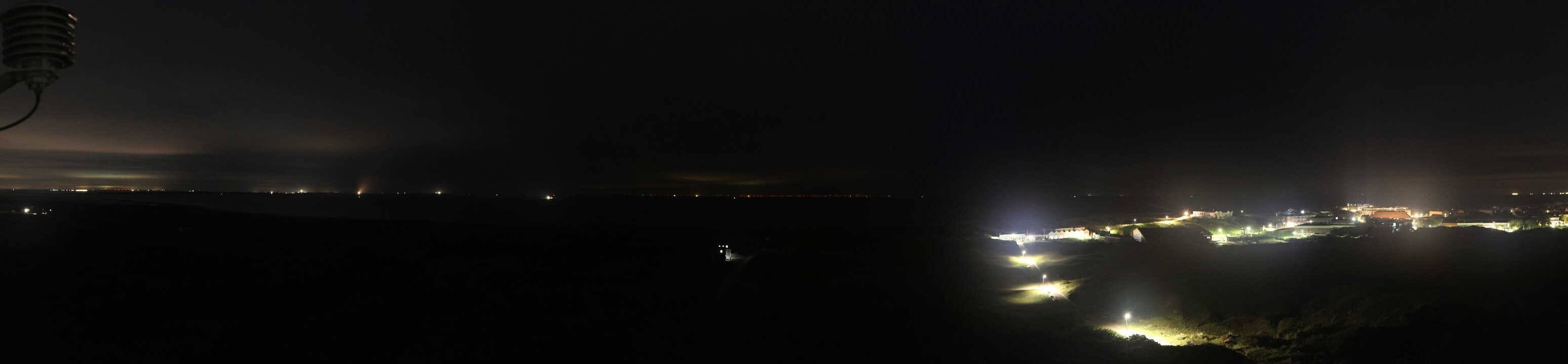 Archived image Webcam Panorama view to the beach of Langeoog