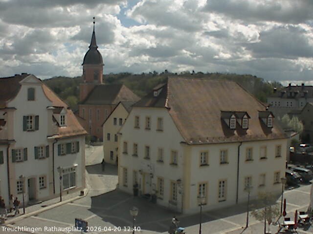 Archiv Foto Webcam Treuchtlingen Rathausplatz