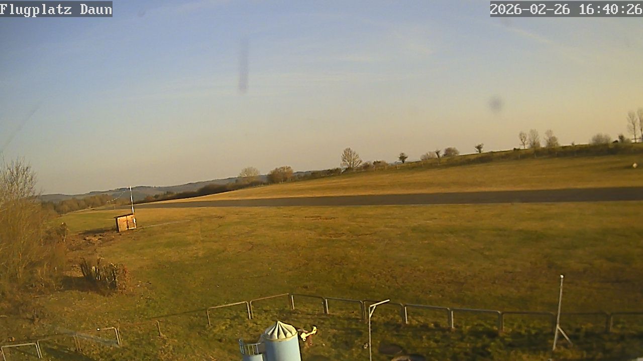 Archived image Webcam Airfield Daun Senheld