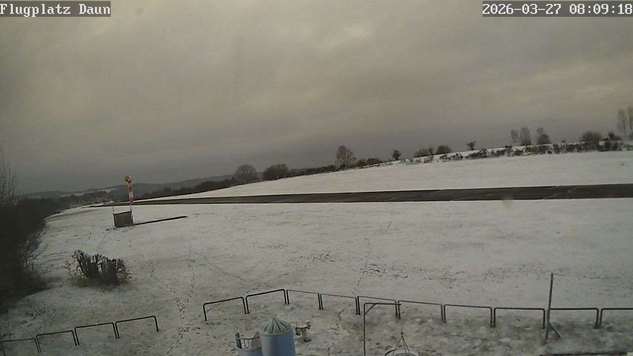 Archived image Webcam Airfield Daun Senheld