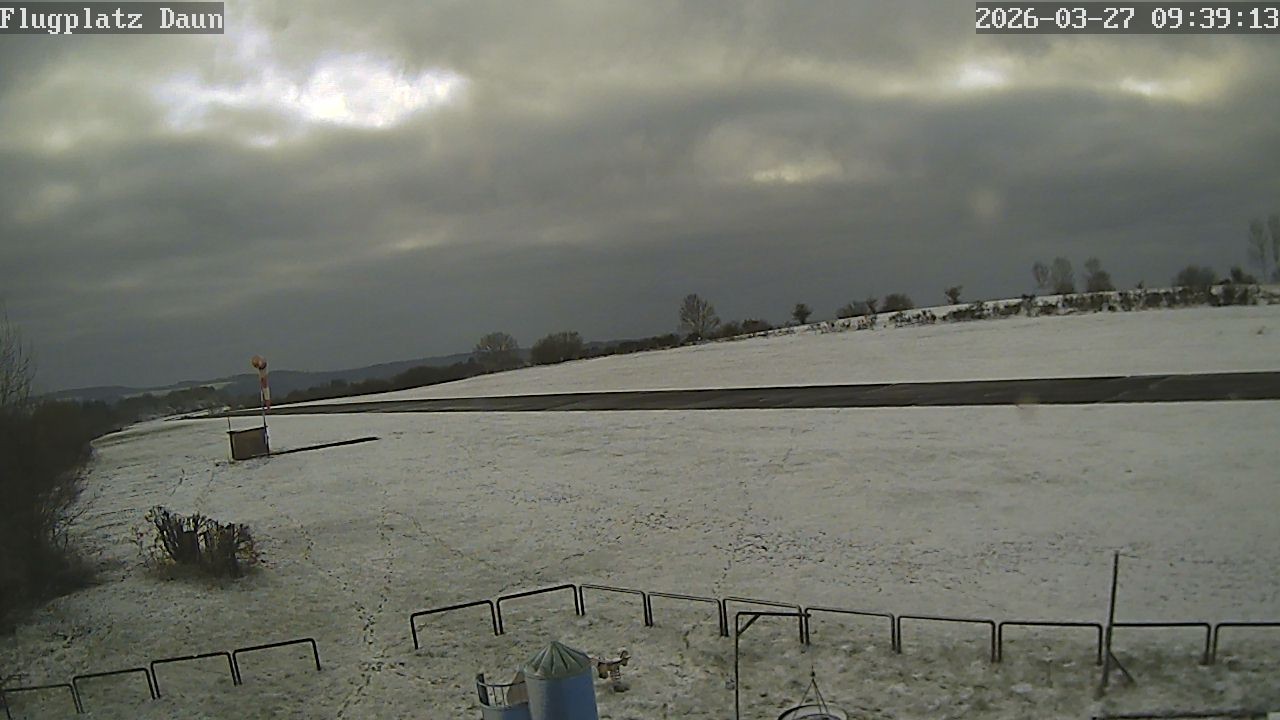 Archived image Webcam Airfield Daun Senheld