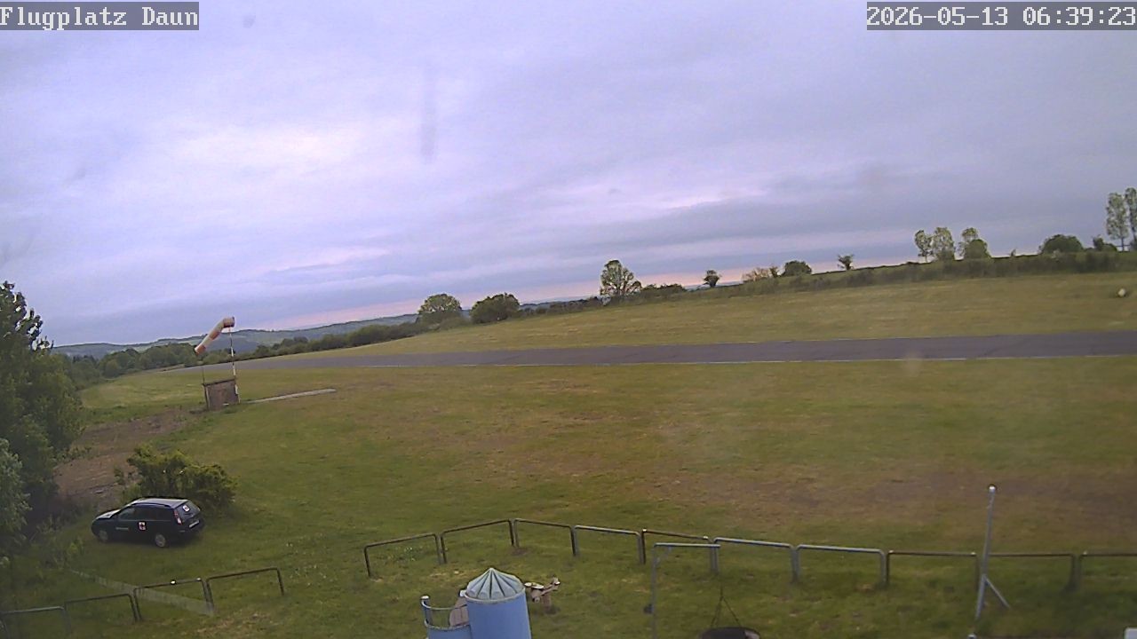 Archived image Webcam Airfield Daun Senheld