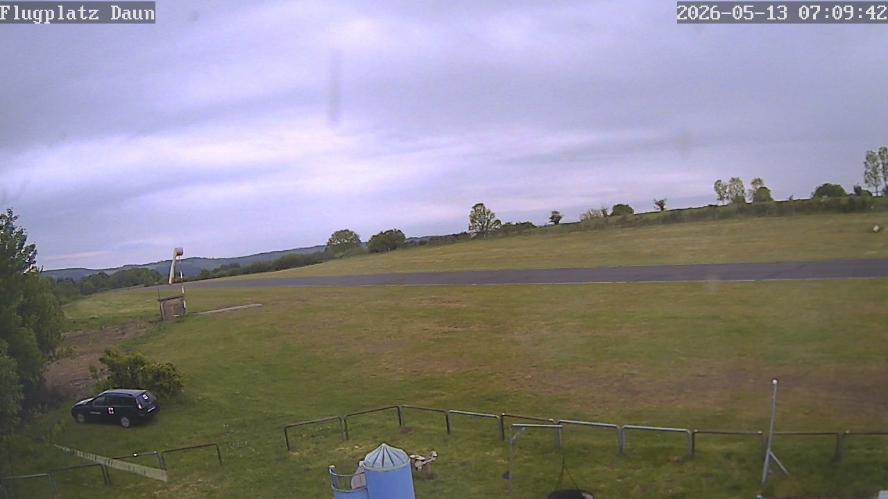 Archived image Webcam Airfield Daun Senheld