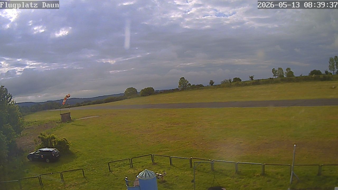 Archived image Webcam Airfield Daun Senheld