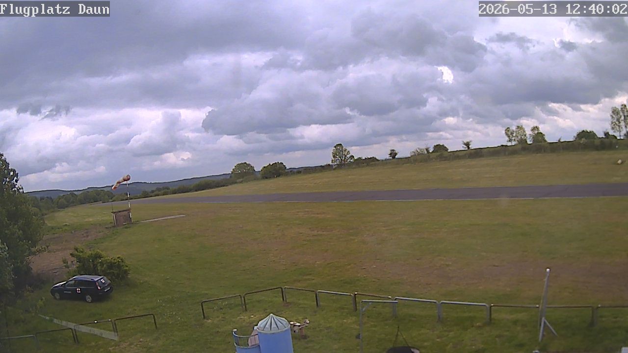 Archived image Webcam Airfield Daun Senheld