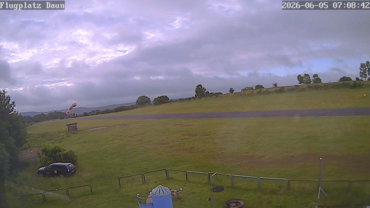 Archived image Webcam Airfield Daun Senheld