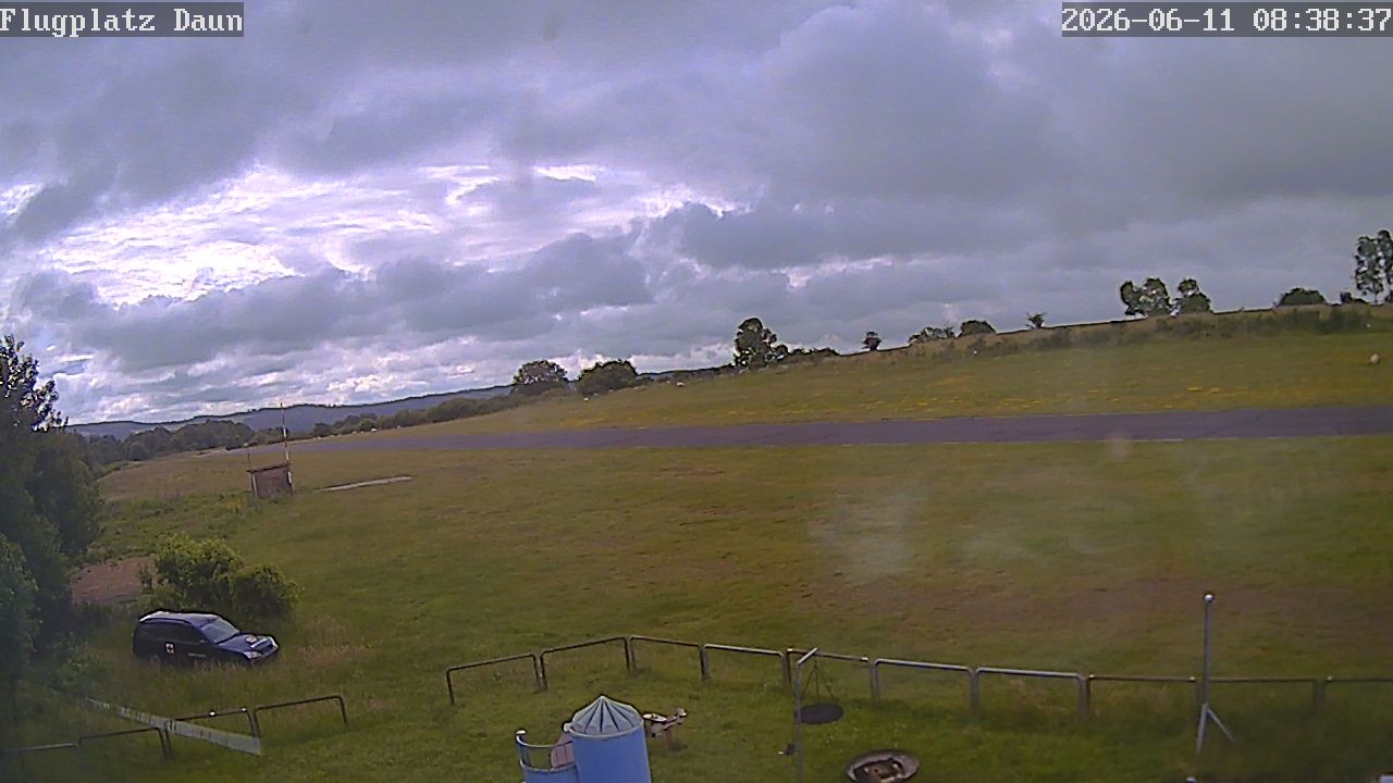 Archived image Webcam Airfield Daun Senheld