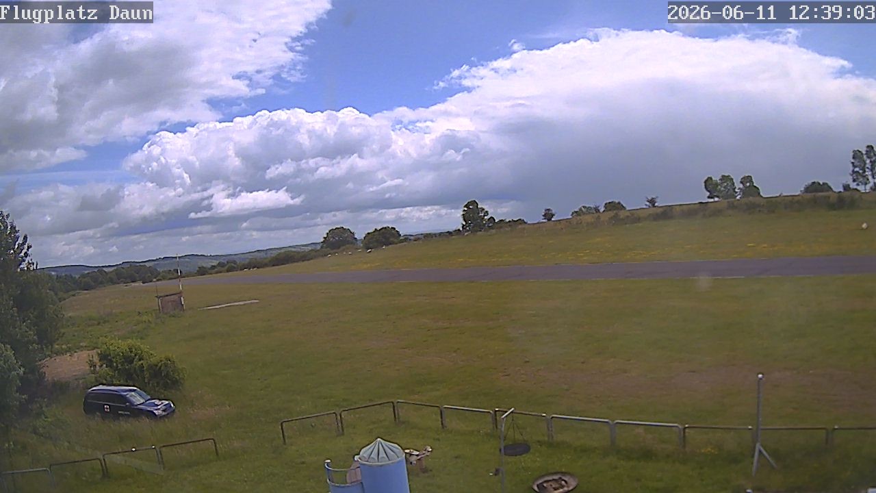 Archived image Webcam Airfield Daun Senheld