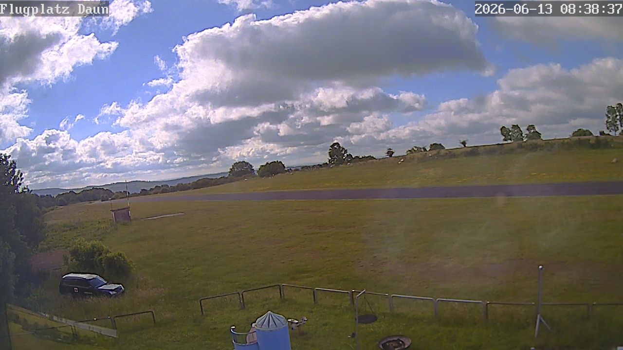 Archived image Webcam Airfield Daun Senheld