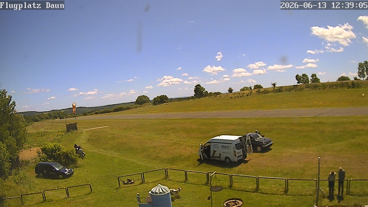 Archived image Webcam Airfield Daun Senheld